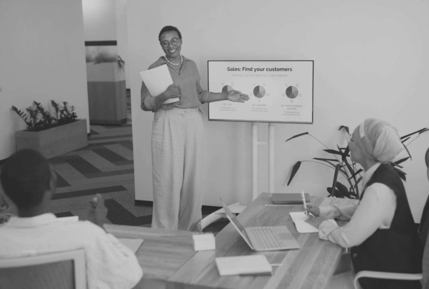 Participants travaillant sur leurs finances personnelles